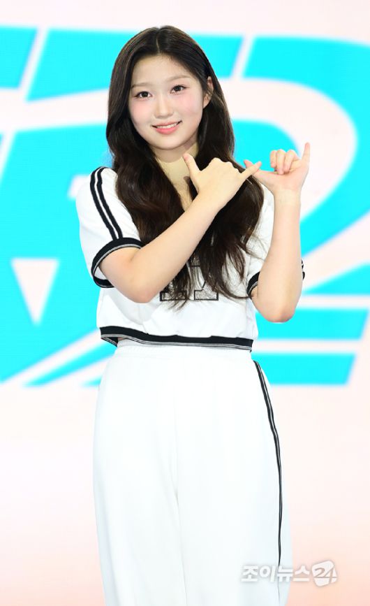 그룹 유스피어 로아가 4일 오후 서울 마포구 상암동 SBS프리즘타워에서 열린 유스피어(USPEER) 첫 번째 싱글 앨범 'SPEED ZONE' 발매 기념 쇼케이스에 참석하고 있다. [사진=정소희 기자]