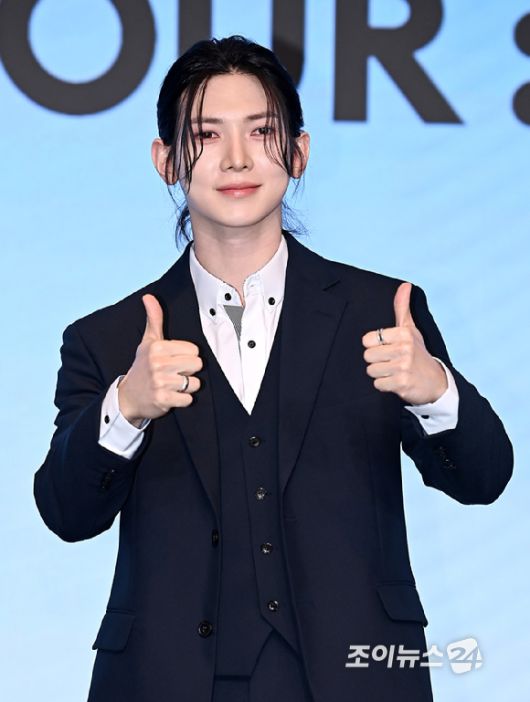 그룹 에이티즈 여상이 12일 오후 서울 마포구 호텔 나루 서울 엠갤러리에서 열린 미니 12집 '골든 아워 : 파트 3'(GOLDEN HOUR : Part.3) 앨범 발매 기념 기자간담회에서 포즈를 취하고 있다. [사진=곽영래 기자]