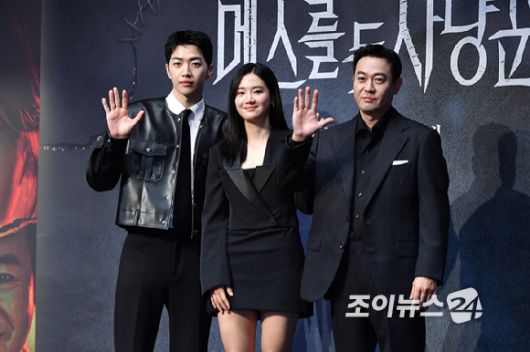 배우 강훈, 박주현, 박용우가 12일 오전 서울 구로구 신도림동 라마다서울신도림호텔에서 진행된 LG유플러스 STUDIO X+U 새 미드폼 드라마 '메스를 든 사냥꾼' 제작발표회에 참석해 포즈를 취하고 있다. [사진=문수지 기자]