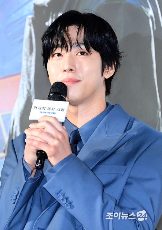 배우 안효섭이 17일 오전 서울 광진구 자양동 롯데시네마 건대입구점에서 열린 영화 '전지적 독자 시점' 제작보고회에 참석하고 있다.