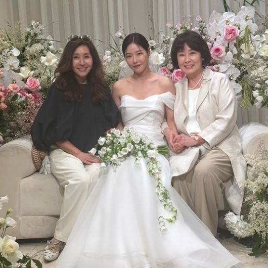 박하나 김태술 결혼식 현장 [사진=최명길 SNS]