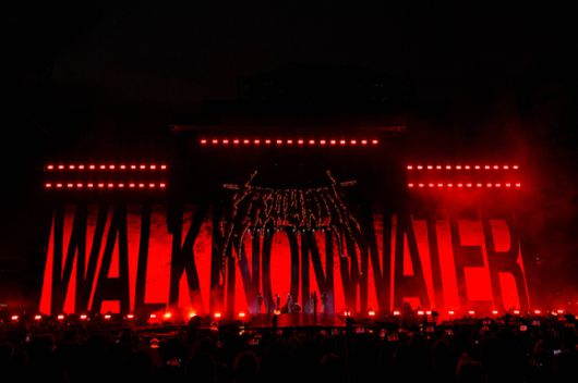 스트레이 키즈가 뉴욕 시티 필드 단독 공연에서 무대를 펼치고 있다. [사진=JYP엔터테인먼트]