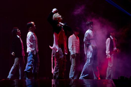 SF9이 단독 콘서트 '2025 SF9 LIVE FANTASY #5 LOVE DAWN'에서 팬들을 만나고 있다. [사진=FNC엔터테인먼트]