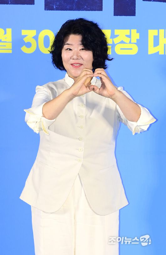 배우 이정은이 30일 오전 서울 CGV 용산아이파크몰에서 열린 영화 '좀비딸' (감독 필감성) 제작보고회에 참석하고 있다. [사진=정소희 기자]