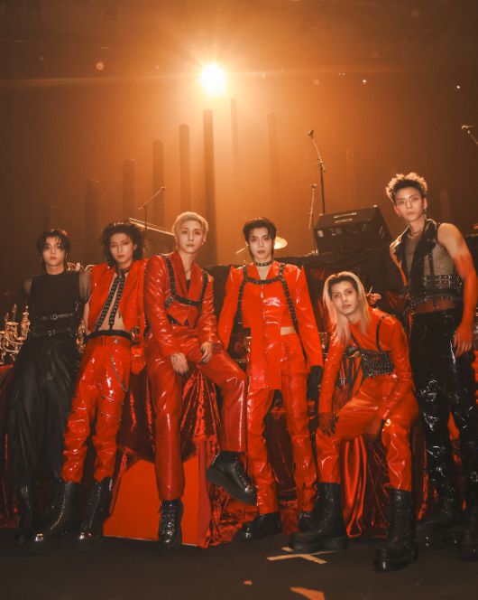 엑스디너리 히어로즈 뮤직비디오 비하인드 컷 [사진=JYP엔터테인먼트]