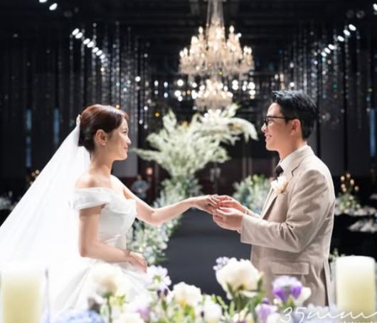 김준호-김지민이 예식을 치르고 있다. [사진=김지민 인스타그램]