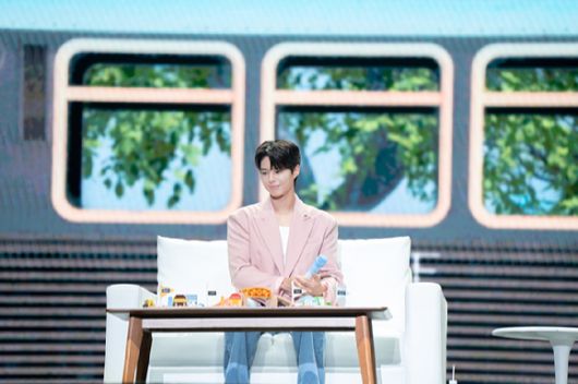 박보검이 지난 29일 홍콩 아시아월드 엑스포홀과 31일 자카르타 BSD 홀에서 양일 7천여 명의 현지 팬들을 만나 소중한 시간을 함께했다. [사진=더블랙레이블]