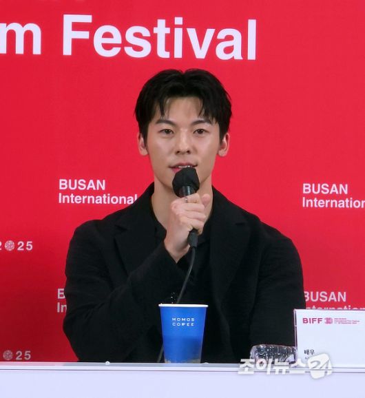 배우 허광한이 제30회 부산국제영화제 초청작 '타년타일' 기자간담회에서 질의응답에 응하고 있다. [사진=조이뉴스24 DB]