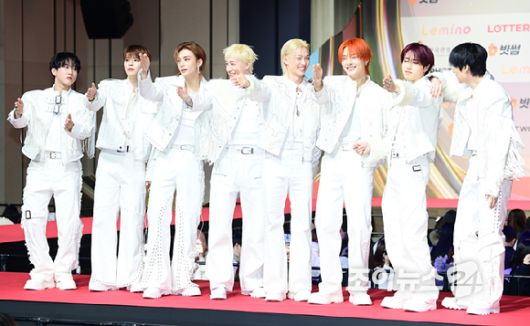 그룹 스트레이 키즈(Stray Kids)가 25일 오후 인천광역시 중구 운서동 인스파이어 아레나에서 열린 '2025 SBS 가요대전' 레드카펫 행사에 참석하고 있다.  [사진=정소희 기자]