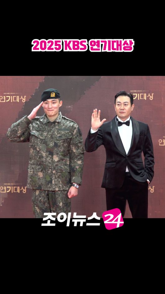 배우 권지우, 박용우가 31일 오후 서울 여의도 KBS에서 열린 '2025 KBS 연기대상' 레드카펫 포토월 행사에서 포즈를 취하고 있다. [사진=문수지 기자]