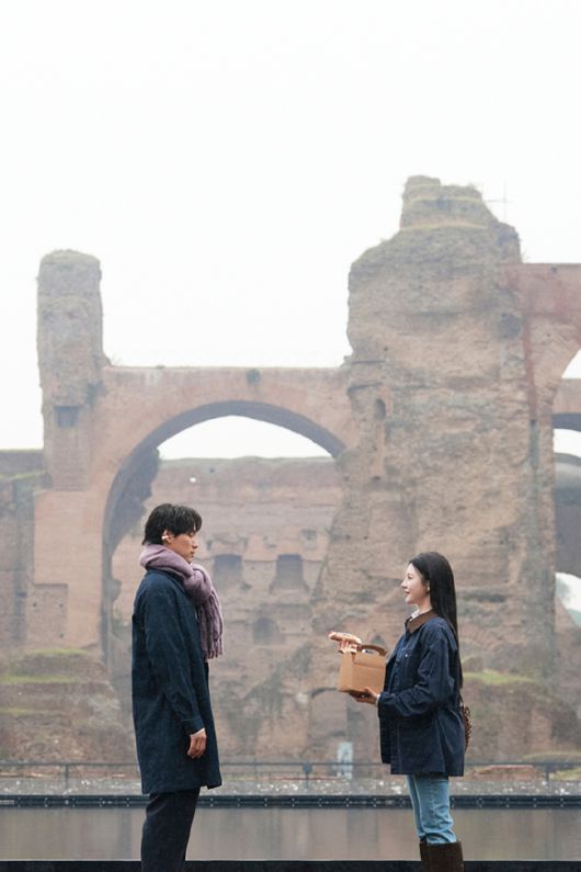 배우 김선호, 고윤정이 넷플릭스 시리즈 '이 사랑 통역 되나요?'에서 호흡을 맞추고 있다. [사진=넷플릭스]