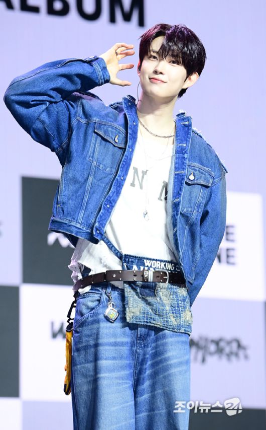 그룹 알파드라이브원 건우가 12일 오후 서울 용산구 블루스퀘어 SOL트래블홀에서 열린 알파드라이브원(ALPHA DRIVE ONE) 첫 번째 데뷔 미니 1집 'EUPHORIA'(유포리아) 발매 기념 쇼케이스에 참석하고 있다. [사진=정소희 기자]