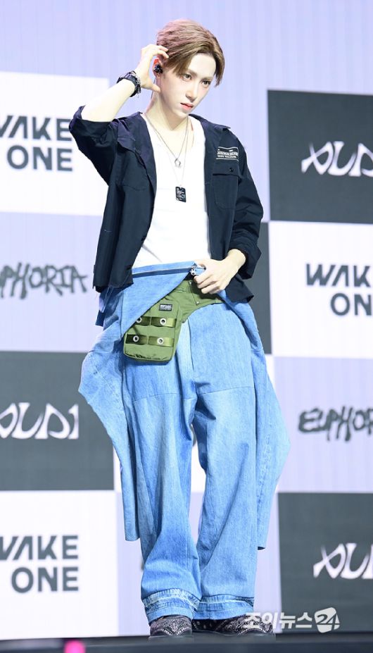 그룹 알파드라이브원 아르노가 12일 오후 서울 용산구 블루스퀘어 SOL트래블홀에서 열린 알파드라이브원(ALPHA DRIVE ONE) 첫 번째 데뷔 미니 1집 'EUPHORIA'(유포리아) 발매 기념 쇼케이스에 참석하고 있다. [사진=정소희 기자]