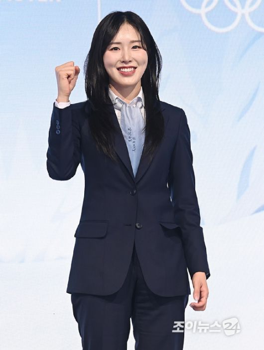 김아랑 해설위원이 14일 서울 여의도 페어몬트 앰배서더 서울에서 열린 JTBC '2026 밀라노 코르티나 동계올림픽' 기자간담회에서 포즈를 취하고 있다. [사진=곽영래 기자]