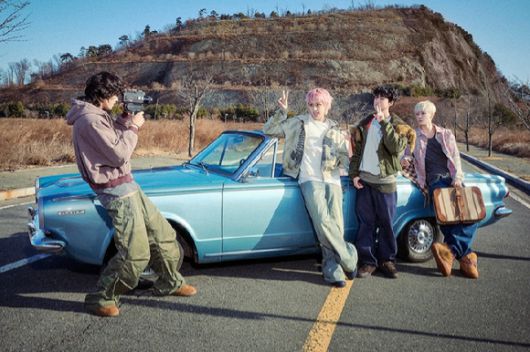 AxMxP 미니 1집 'Amplify My Way'(앰플리파이 마이 웨이) 네 번째 콘셉트 포토 [사진=FNC엔터테인먼트]