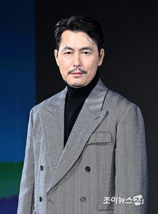 배우 정우성이 15일 서울 강남구 그랜드 인터컨티넨탈 서울 파르나스에서 열린 디즈니+ '메이드 인 코리아' 제작발표회에서 포즈를 취하고 있다. [사진=곽영래 기자]