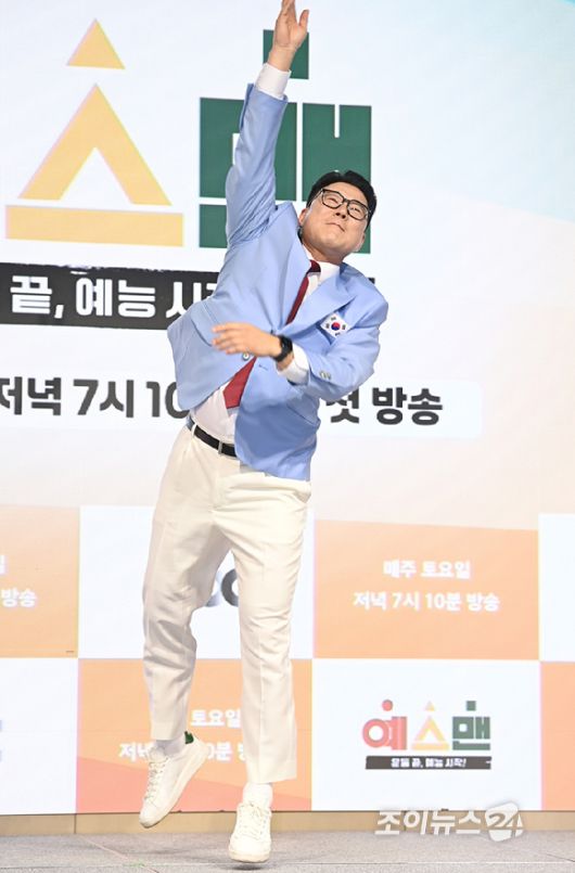 전 테니스 선수 이형택이 14일 서울 여의도 페어몬트 앰배서더 서울에서 열린 JTBC 신규 예능 '예스맨' 제작발표회에서 포즈를 취하고 있다. [사진=곽영래 기자]