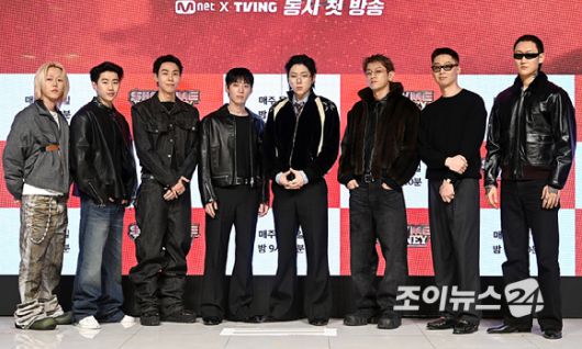 릴 모쉬핏, 박재범, 로꼬, 그레이, 지코, 크러쉬, 허키 사바세키, 제이통이 15일 서울 강남구 엘리에나 호텔에서 열린 Mnet '쇼미더머니12' 제작발표회에서 포즈를 취하고 있다. [사진=곽영래 기자]