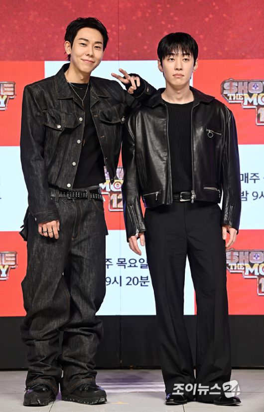 가수 로꼬, 그레이가 15일 서울 강남구 엘리에나 호텔에서 열린 Mnet '쇼미더머니12' 제작발표회에서 포즈를 취하고 있다. [사진=곽영래 기자]