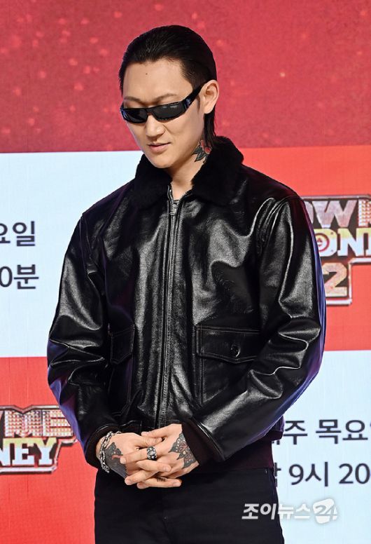 가수 제이통이 15일 서울 강남구 엘리에나 호텔에서 열린 Mnet '쇼미더머니12' 제작발표회에서 포즈를 취하고 있다. [사진=곽영래 기자]