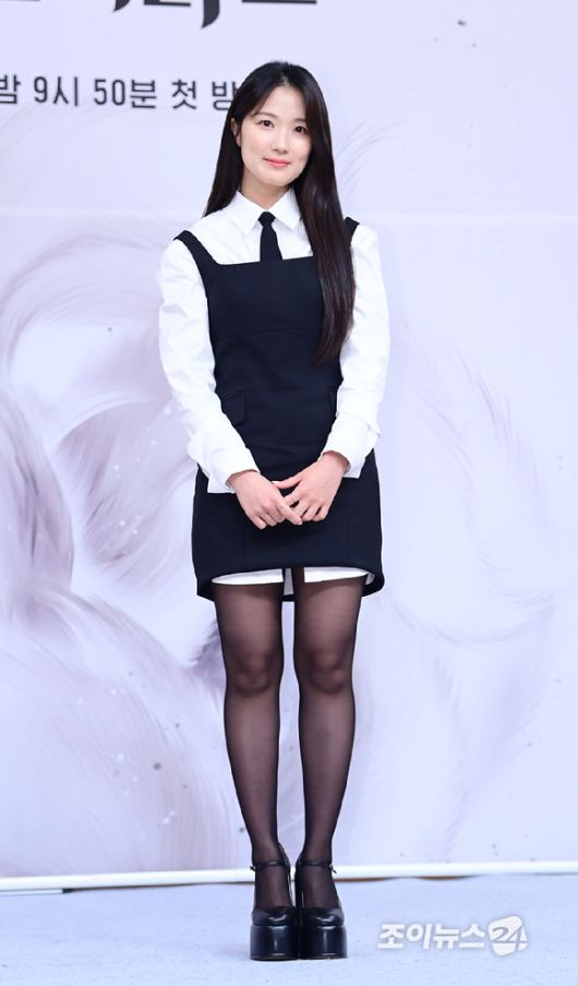 배우 김혜윤이 16일 오후 서울 목동 SBS에서 열린 SBS 새 금토드라마 '오늘부터 인간입니다만' 제작발표회에 참석하고 있다. [사진=정소희 기자]