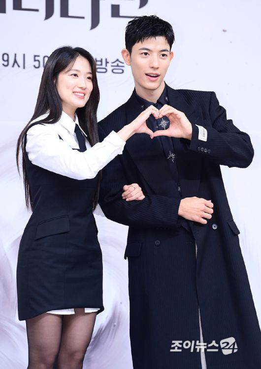 배우 김혜윤과 로몬이 16일 오후 서울 목동 SBS에서 열린 SBS 새 금토드라마 '오늘부터 인간입니다만' 제작발표회에 참석하고 있다. [사진=정소희 기자]