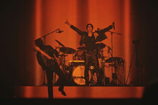 밴드 씨엔블루가 서울 티켓링크 라이브 아레나(구 올림픽공원 핸드볼경기장)에서 2026 CNBLUE LIVE '3LOGY'(2026 씨엔블루 라이브 '쓰릴로지')를 개최하고 관객들을 만나고 있다. [사진=FNC엔터테인먼트]