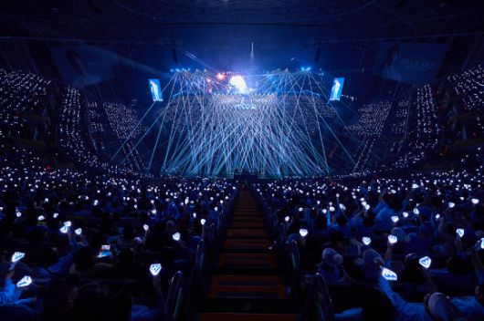 가수 임영웅이 '2026 전국투어 콘서트 'IM HERO' 서울 콘서트에서 팬들을 만나고 있다. [사진=물고기뮤직]