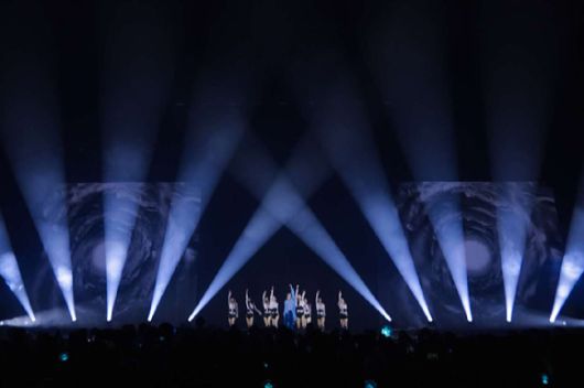 태민이 미국 라스베이거스의 '돌비 라이브(Dolby Live at Park MGM)'에서 열린 'TAEMIN LIVE [Veil] in Las Vegas(태민 라이브 [베일] 인 라스베이거스)'에서 무대를 선보이고 있다. [사진=빅플래닛메이드]