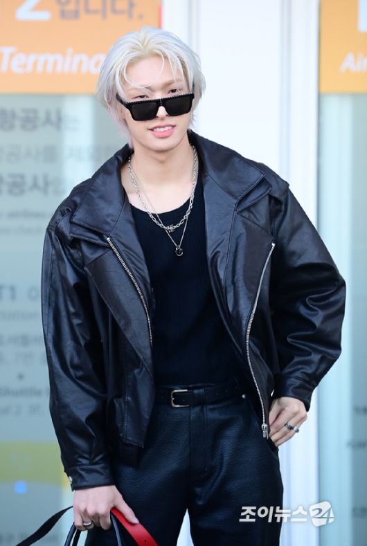 그룹 에이티즈(ATEEZ) 민기가 20일 해외 일정 참석 차 인천국제공항을 통해 출국하고 있다. [사진=정소희 기자]