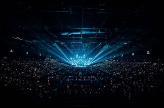 데이식스가 데뷔 10주년 기념 투어 'DAY6 10th Anniversary Tour ' The DECADE '' 홍콩 콘서트를 통해 팬들을 만나고 있다. [사진=JYP엔터테인먼트, kenneviaphotography]