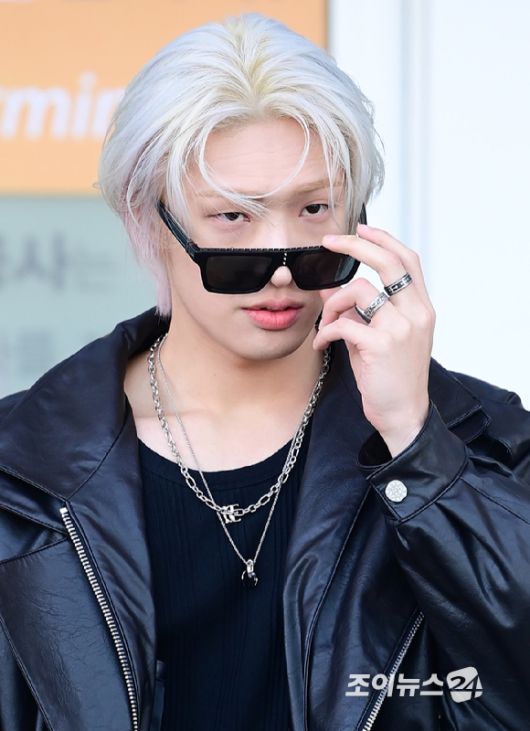 그룹 에이티즈(ATEEZ) 민기가 20일 해외 일정 참석 차 인천국제공항을 통해 출국하고 있다. [사진=정소희 기자]