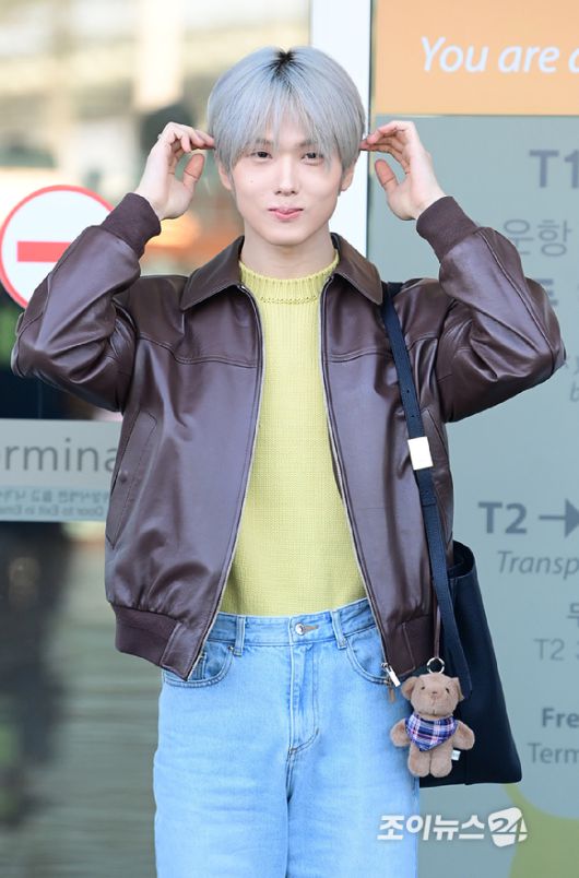 그룹 엔시티 드림(NCT DREAM) 지성이 20일 해외 일정 참석 차 인천국제공항을 통해 출국하고 있다. [사진=정소희 기자]