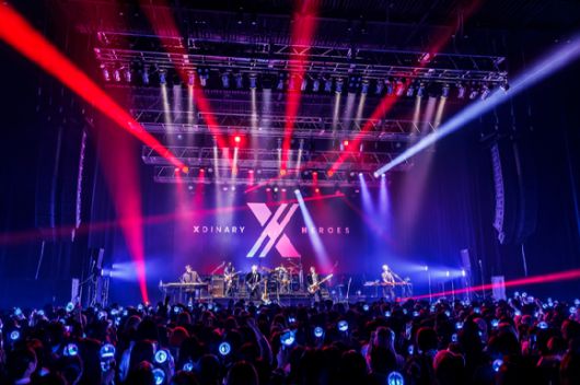 엑스디너리 히어로즈(Xdinary Heroes, XH)가 첫 일본 단독 콘서트를 통해 관객들을 만나고 있다. [사진=JYP엔터테인먼트, H.MIYAKE]