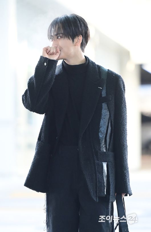 그룹 에이티즈(ATEEZ) 성화가 20일 해외 일정 참석 차 인천국제공항을 통해 출국하고 있다. [사진=정소희 기자]