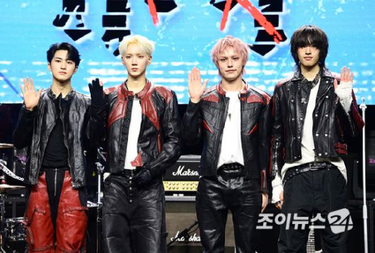 밴드 에이엠피가 21일 오후 서울 서대문구 예스24 원더로크홀에서 열린 AxMxP(에이엠피) 첫 번째 미니앨범 'Amplify My Way'(앰플리파이 마이 웨이) 프레스 쇼케이스에 참석하고 있다. [사진=정소희 기자]