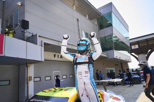 토요타 가주 레이싱 6000 클래스 정상에 오른 박규승(사진: 슈퍼레이스)