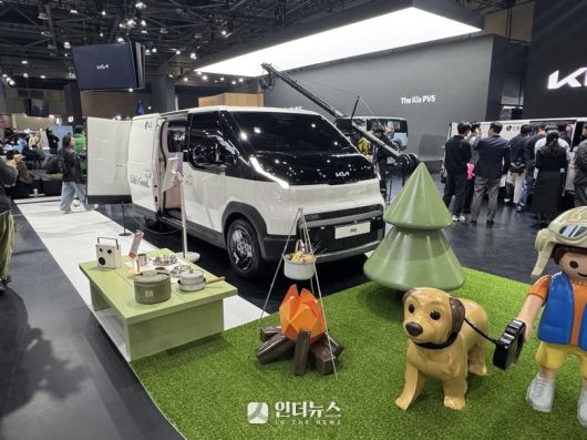 기아가 완구 브랜드 '플레이모빌'과 협업해 전시관을 꾸몄다. 사진｜인더뉴스