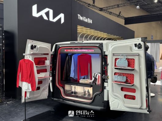 기아차는 LG전자와 협업해 '슈필라움 스튜디오'를 선보였다. 사진｜인더뉴스