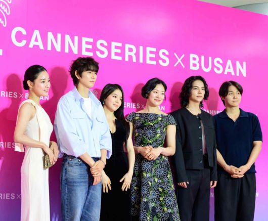 핑크카펫에 선 ‘선녀단식원’이가경, 조민규, 조혜정, 김윤정, 이세온, 조창근 감독. 사진ㅣ부산콘텐츠마켓