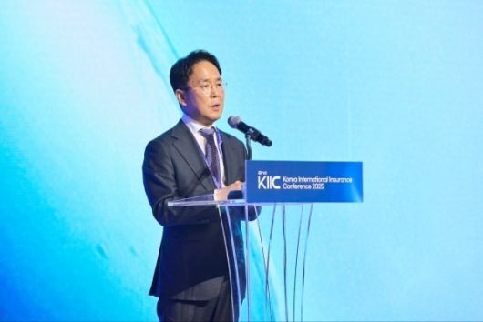 이문화 삼성화재 대표이사가 제2회 글로벌 보험 컨퍼런스에서 개회사 하고 있다. 사진ㅣ삼성화재