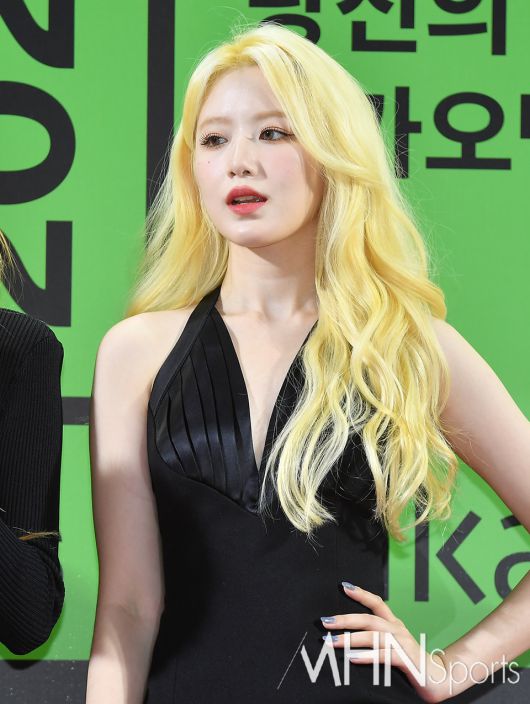 (여자)아이들 슈화, 빛나는 백옥 피부