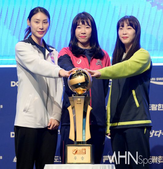 왼쪽부터 도로공사 배유나-흥국생명 김미연-현대건설 황민경ⓒMHN스포츠 이지숙 기자