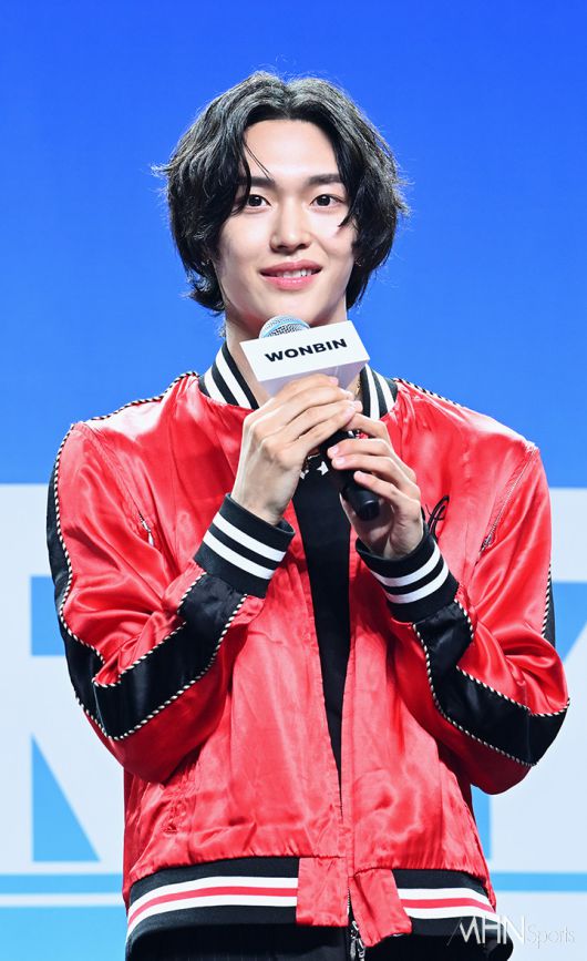 원빈 '귀여움까지 가졌어'