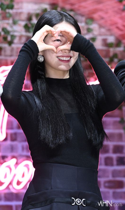 수지 '사랑스러워'