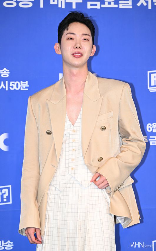 조권, '무안 제주항공 참사' 피해 지원 나섰다...1000만원 기부 ZUM 뉴스