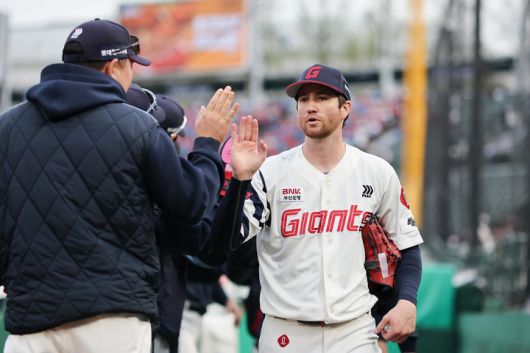 롯데 자이언츠 투수 찰리 반즈