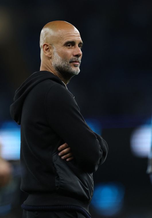 맨체스터 시티 펩 과르디올라 감독이 더 브라위너의 고별식을 지켜보고 있다