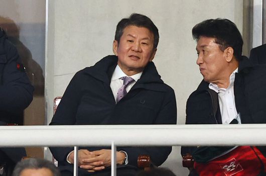 정몽규 축구협회장(좌)