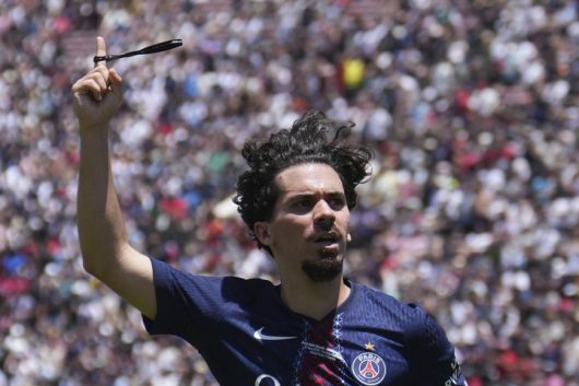 16일 아틀레티코 마드리드전에서 골을 넣은 뒤 세레머니하는 파리 생제르맹의 비티냐